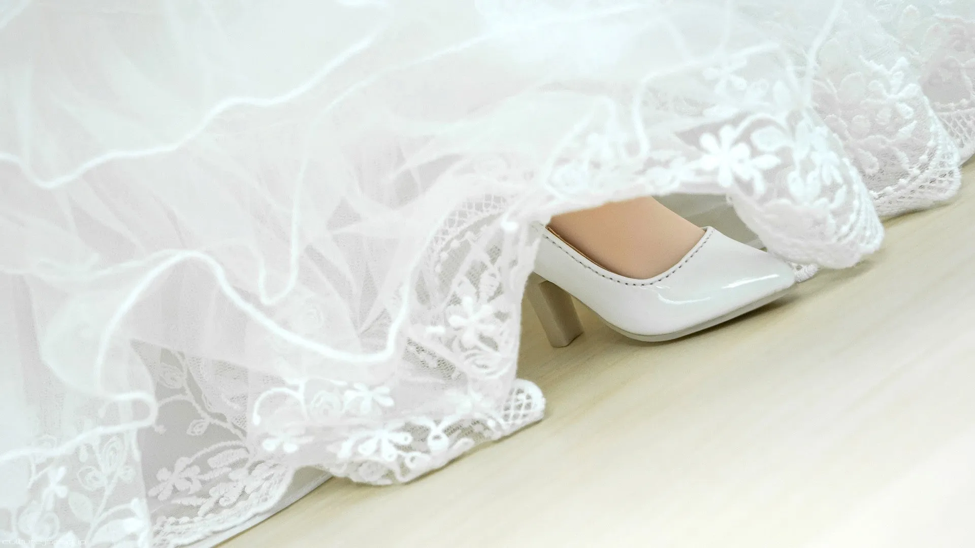 High Heel Shoes White