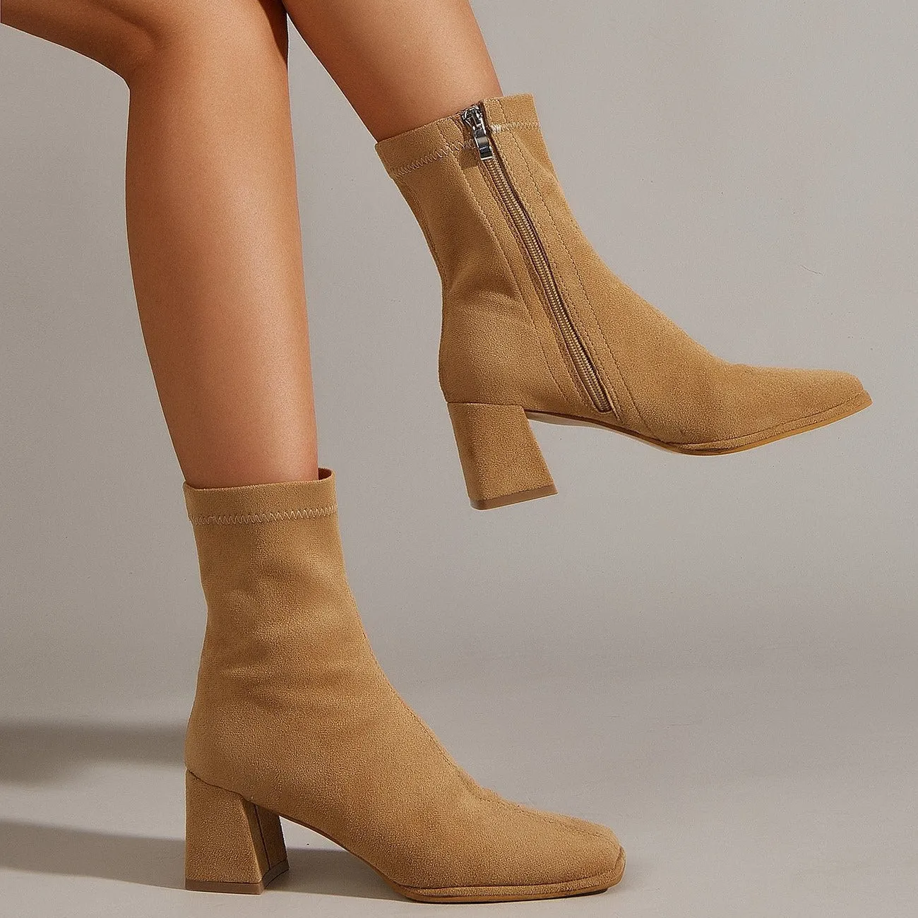 Retro Front Lace-up Square Heel Boots