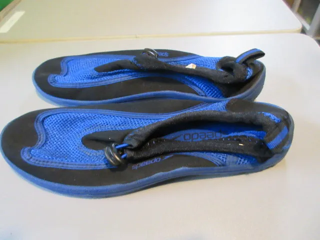 Used Speedo Water Shoes Size 4-5 Large