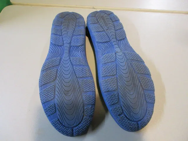 Used Speedo Water Shoes Size 4-5 Large